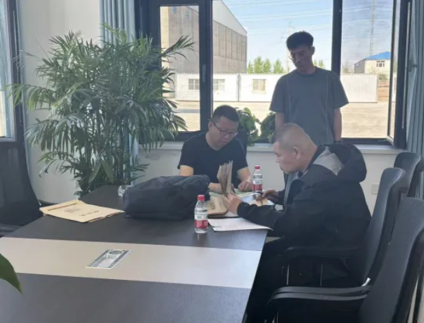 盟粮食局陪同自治区工作组开展政策性储备粮油专项扦样检测
