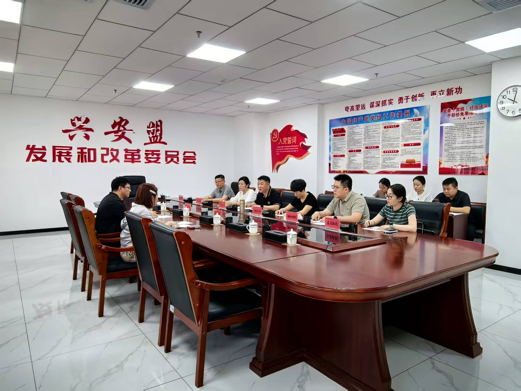 内蒙古自治区发改委宏观经济研究中心赴我盟开展年度重点课题调研